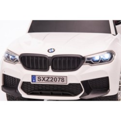 Ajo-auto BMW työntövarrella, valkoinen