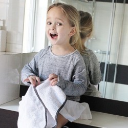Bambupyyhe, valkoiset/taivaalliset höyhenet